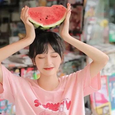 吃瓜娱乐微博头像图片女,揭秘吃瓜娱乐微博头像女生背后的故事”